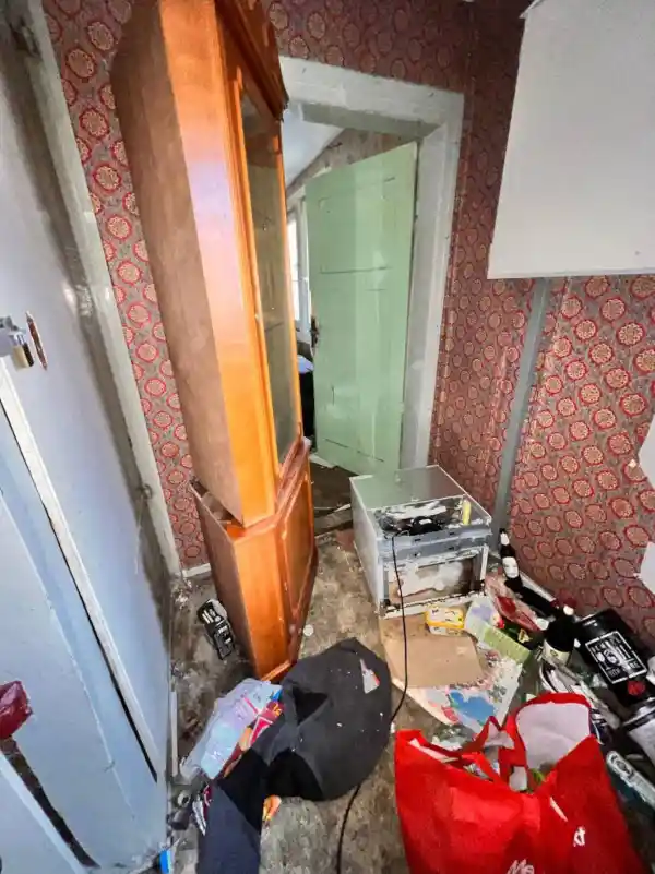 Messie-Wohnung vorher Foto B