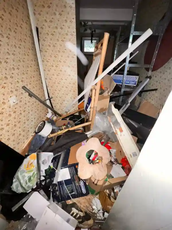 Messie-Wohnung vorher Foto E