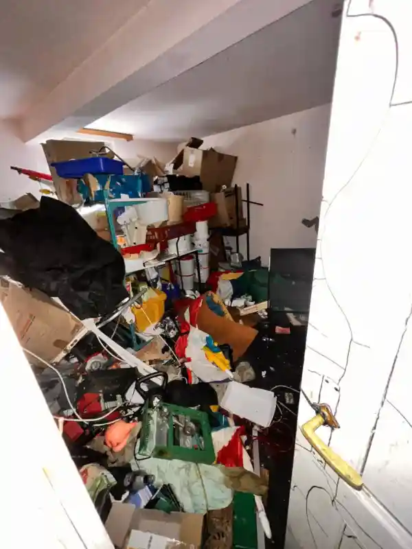 Messie-Wohnung vorher Foto L